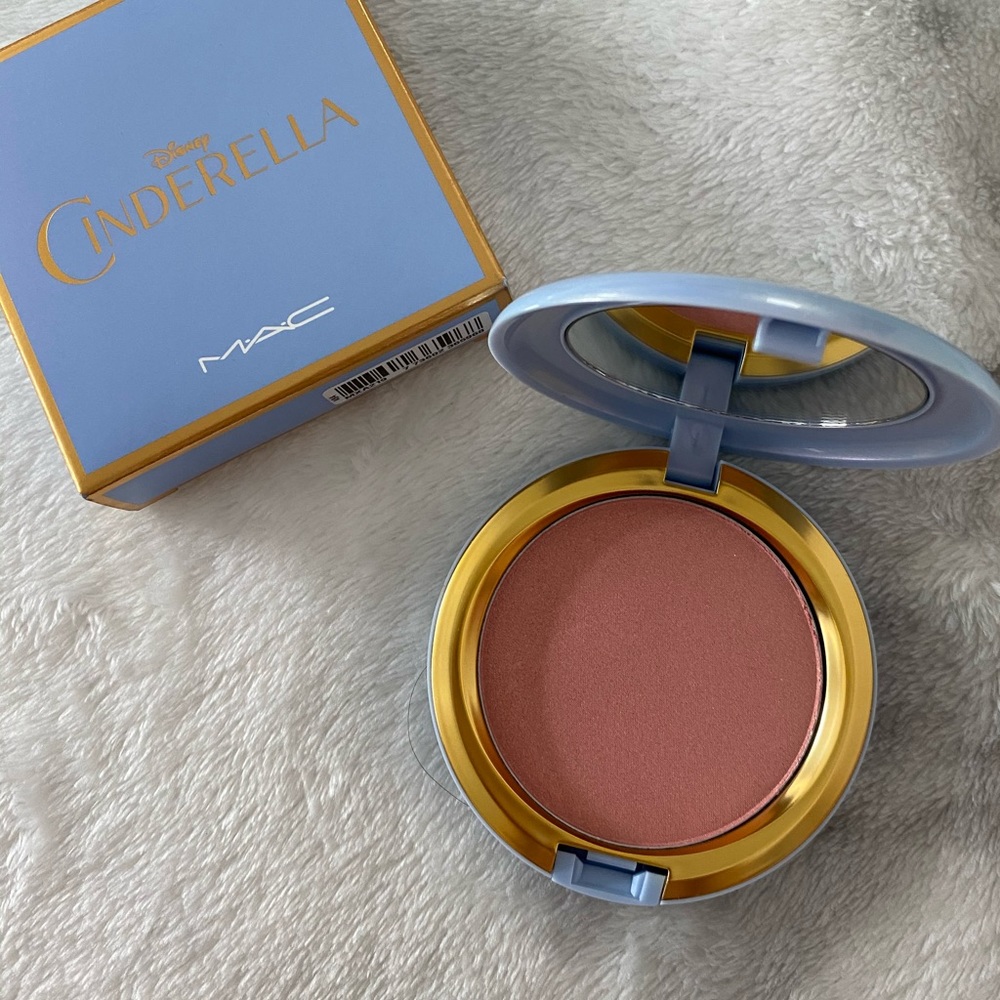 MAC Cosmetics Cinderella Iridescent Powder